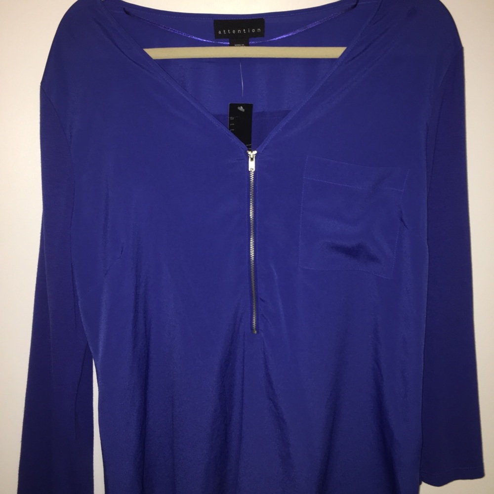 Three quarter sleeve zip front blouse